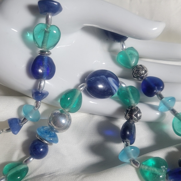 Sea Shore Colored Beads Hearts & Flowers - Picture 3 of 4